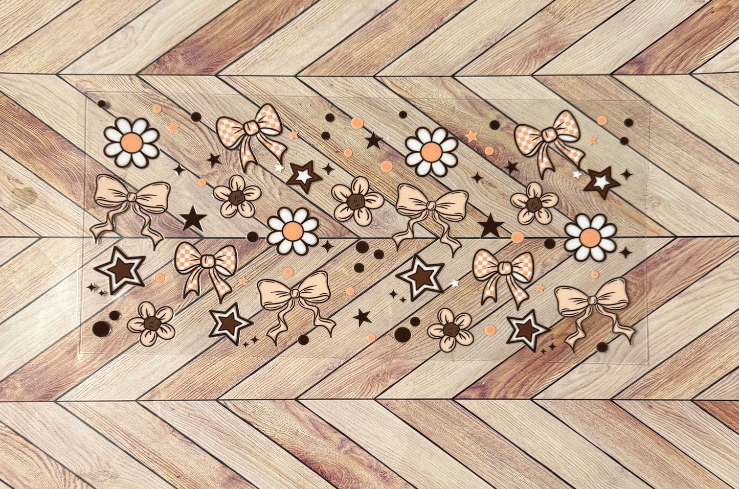 Neutral bows and flowers
