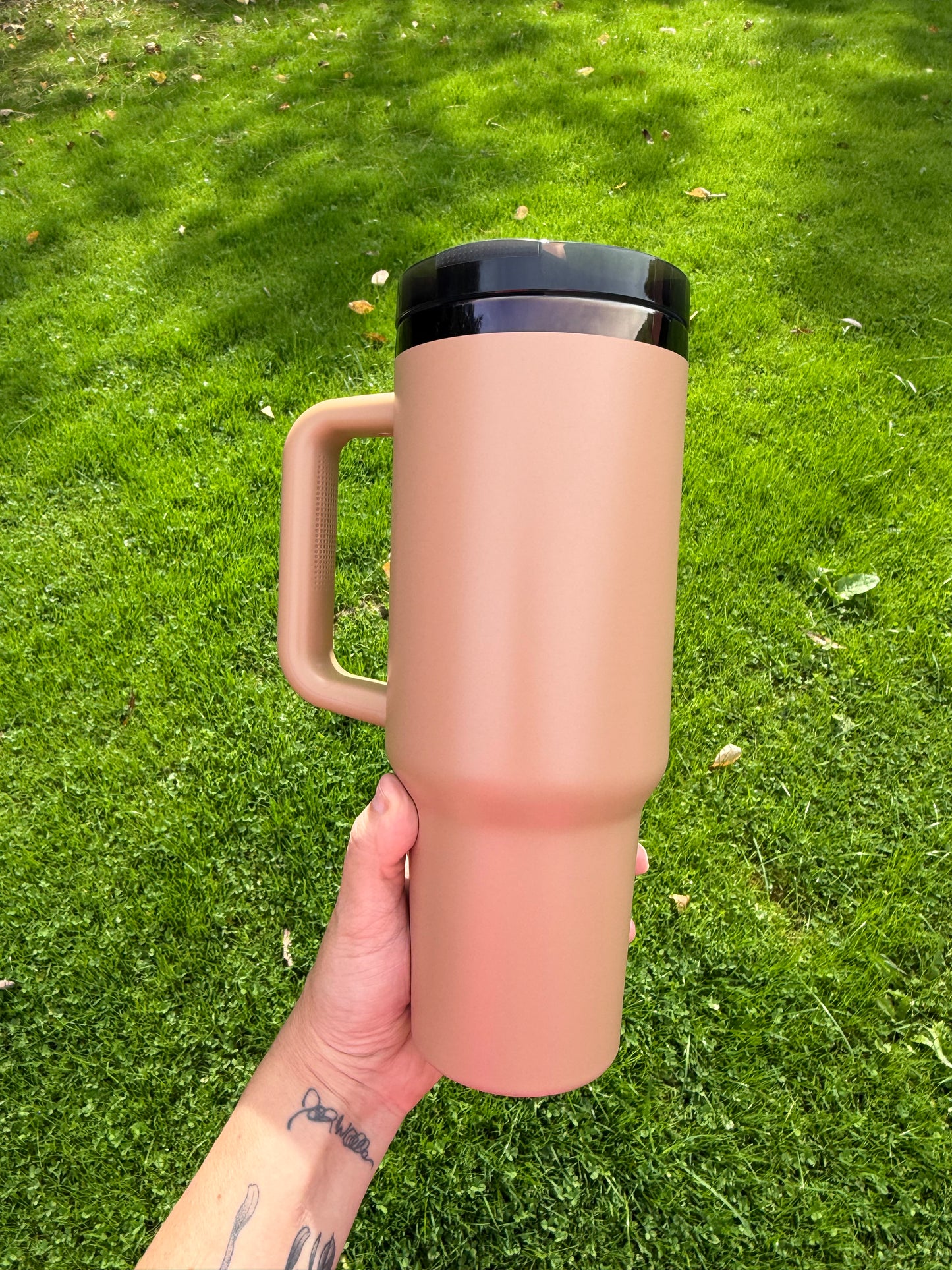 40oz flip top - black lip