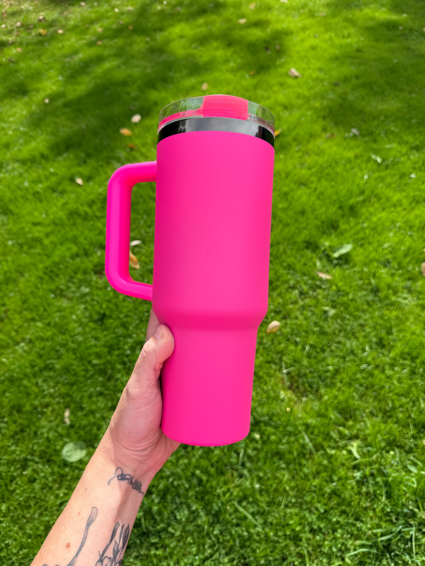 40oz flip top - black lip